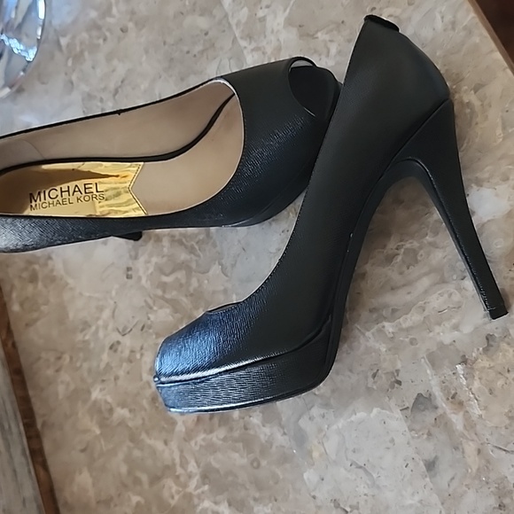 Michael Kors black heels - Picture 2 of 8